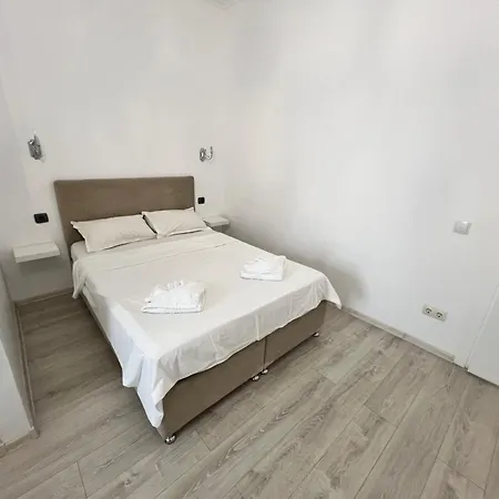 Center Jewel Apartment
